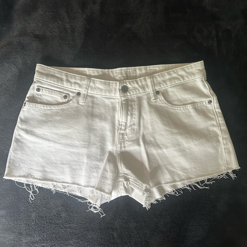 White Cut Off Short size 6/28